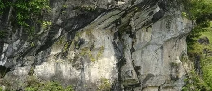 Cerita Rakyat Batu Menangis Legenda yang Menyentuh Hati