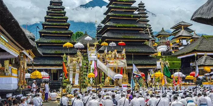 Berbagai-Ritual-Gunung-Agung