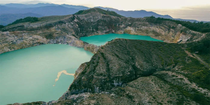 Danau-Kelimutu---Berbagai-Cerita-Mistis-Dibalik-Pesona-Keindahannya