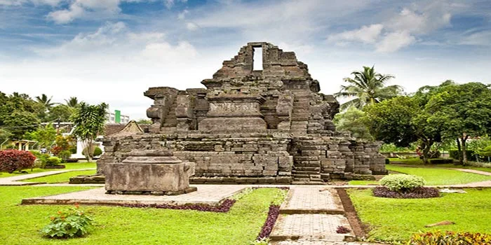 Candi-Jago-Sejarah-Wisata-Peninggalan-Kerjaan-Singhasari