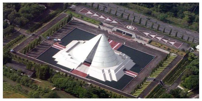 Monumen-Yogya-Kembali-Wisata-Bersejarah