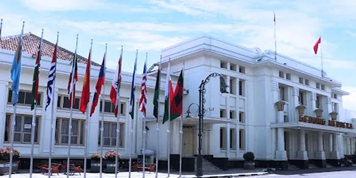 Gedung-Merdeka-Mengenal-Bangunan-Bersejarah-Di-Bandung