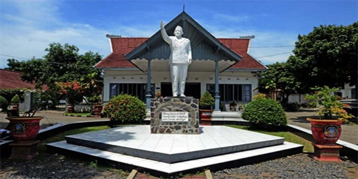 Istana-Gebang-Ketahui-Sejarah-Masa-Muda-Bung-Karno