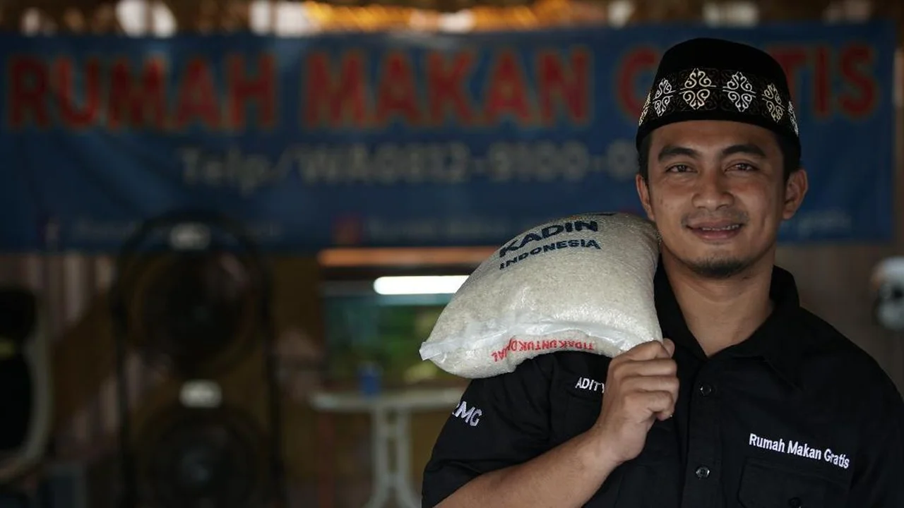 Kisah-Aditya-Prayoga-Yang-Buka-Rumah-Makan-Gratis-Agar-Warga-Tak-Kelaparan
