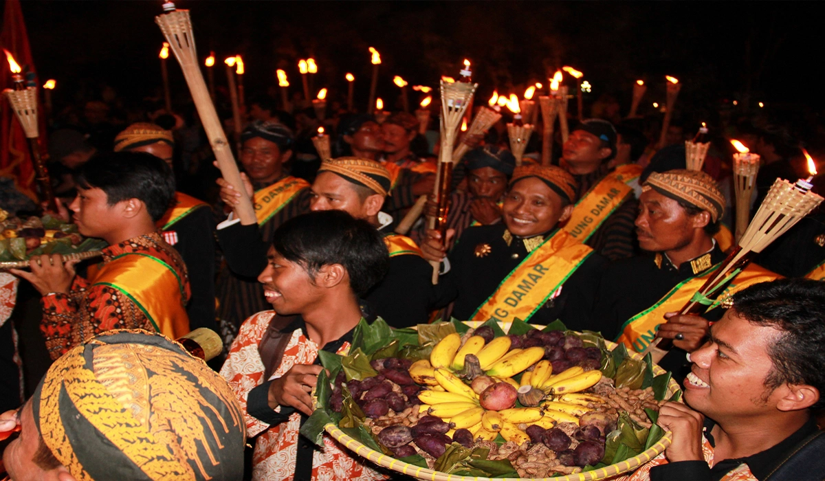 Arti dan Filosofi Malam Satu Suro dalam Budaya Jawa