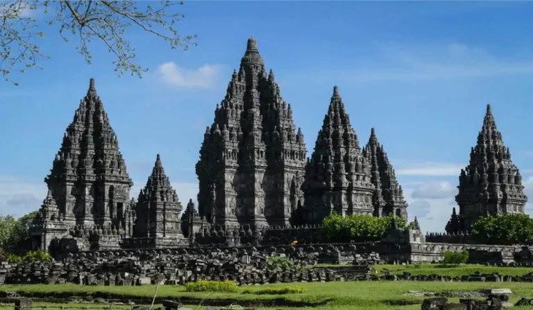 Candi Prambanan, Menyingkap Keindahan dan Sejarah Hindu di Jawa