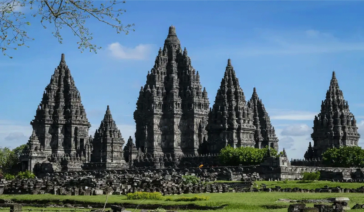 Candi Prambanan, Menyingkap Keindahan dan Sejarah Hindu di Jawa