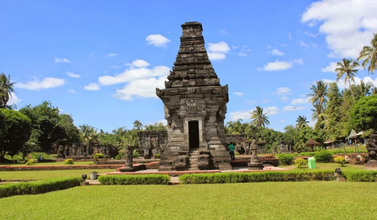 Candi-Penataran,-Jejak-Megah-Kerajaan-Majapahit