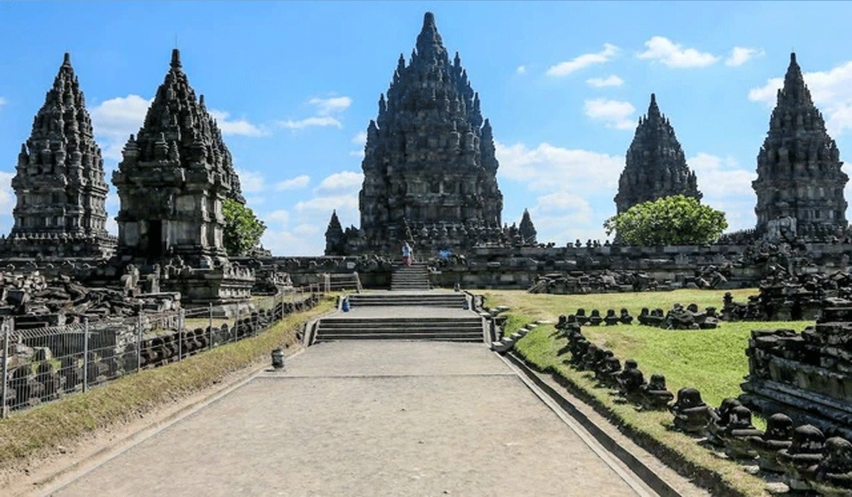 Tahapan Penemuan dan Perbaikan Candi