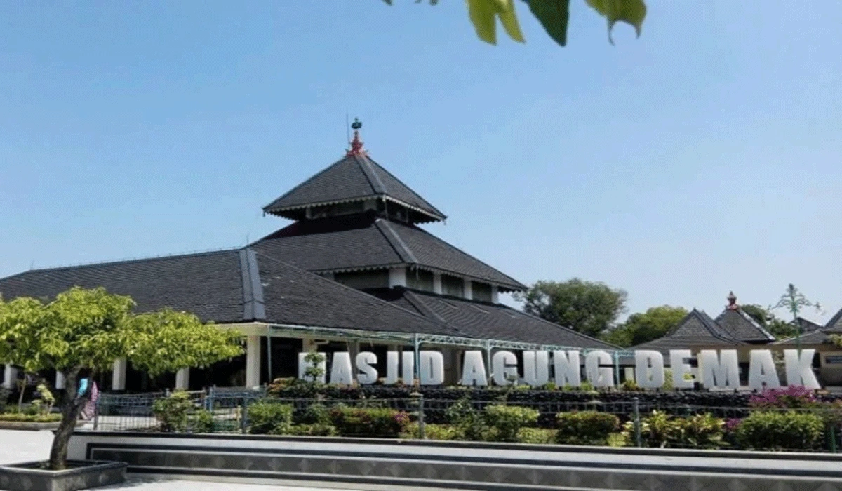 Keindahan Masjid Agung Demak Peninggalan Kerajaan Demak